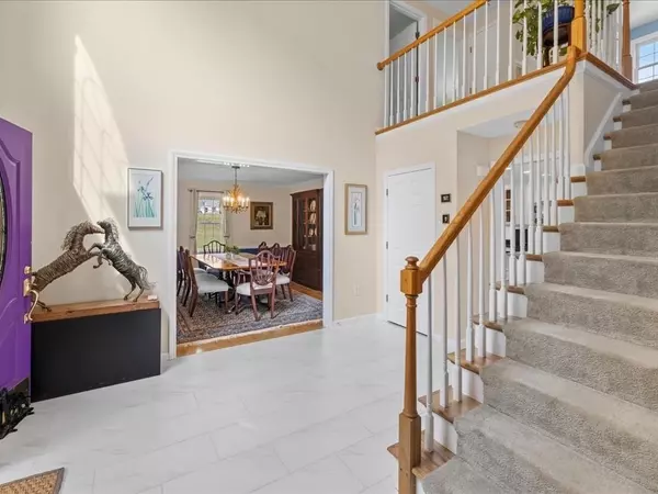 Upton, MA 01568,6 Wood St