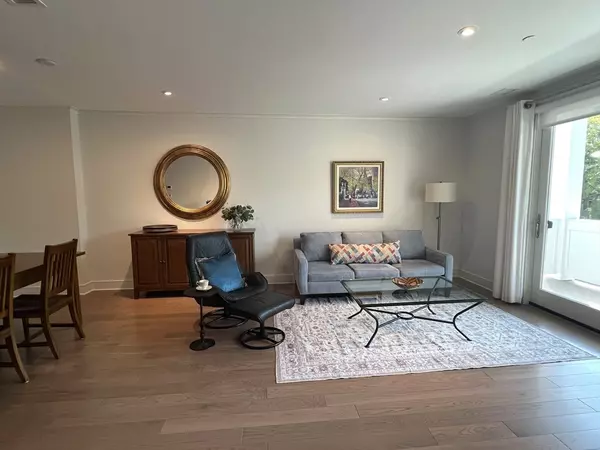 Newton, MA 02458,77 Court St #205