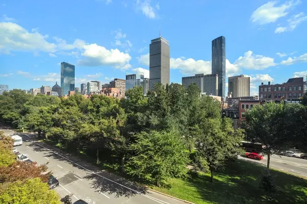 Boston, MA 02115,333 Commonwealth Ave #19