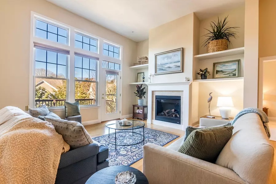 20 Twin Oaks Dr #20, Mashpee, MA 02649