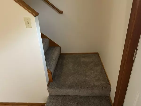 Haverhill, MA 01830,8 Bartlett Ave #5