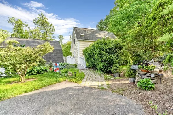 2 Clover Hill Road, Acton, MA 01720