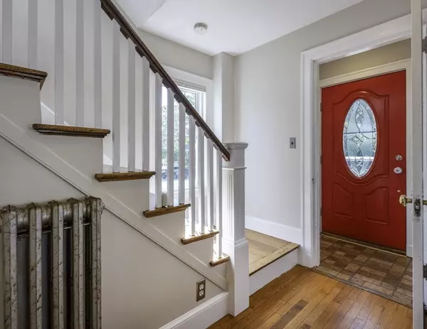 Medford, MA 02155,72 Roosevelt Rd