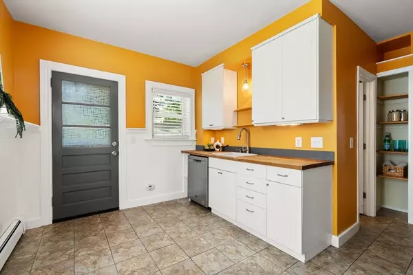 Maynard, MA 01754,21 Linden Street #21