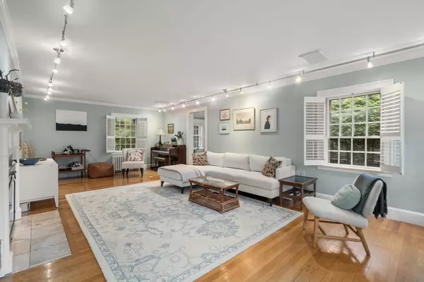 Newton, MA 02461,1308 Walnut St