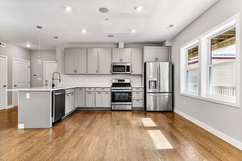 Boston, MA 02121,10 Ruthven Park #2