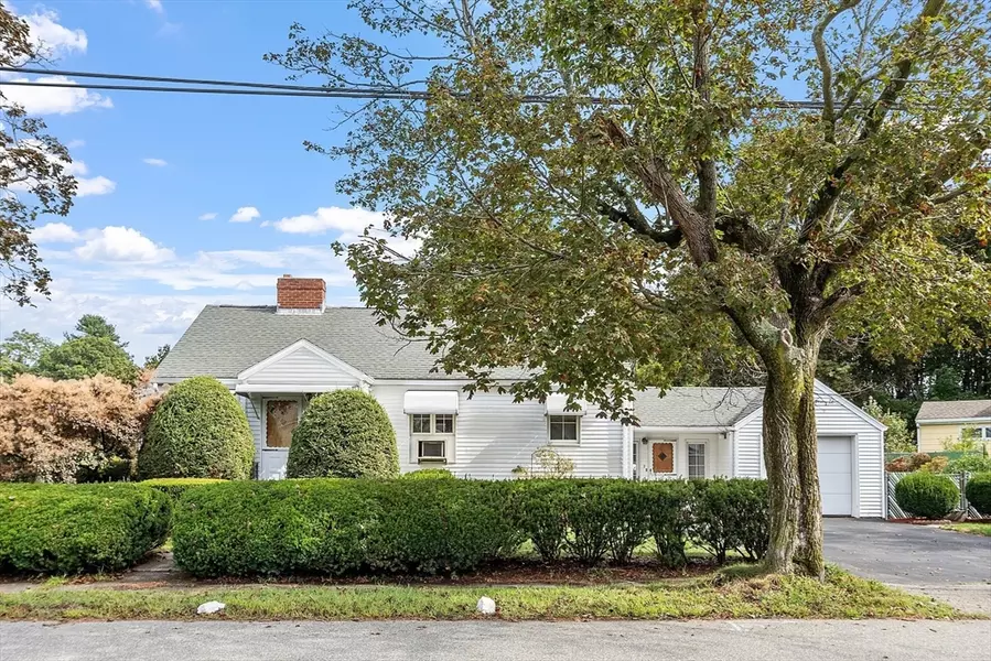 2 Oaklandvale Avenue, Saugus, MA 01906