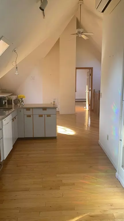Cambridge, MA 02138,82 Hammond Rd #3