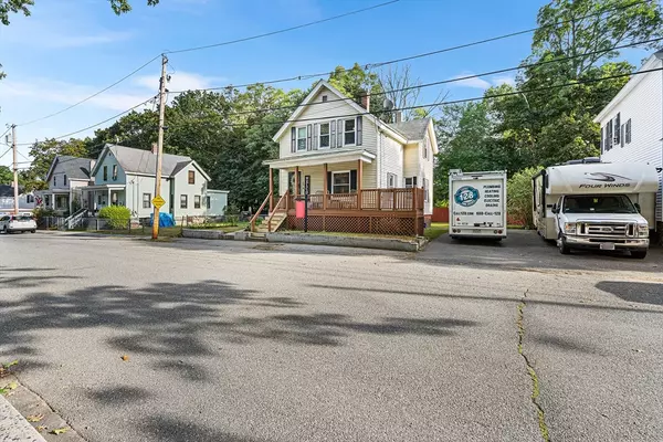 Lowell, MA 01852,55 Stratham St