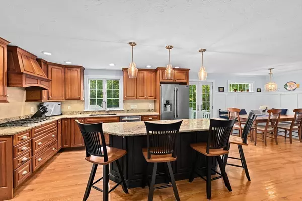 Bourne, MA 02562,4 Clapp