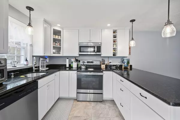 Easton, MA 02375,585 Turnpike St #23