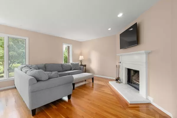 Wayland, MA 01778,12 Astra #12