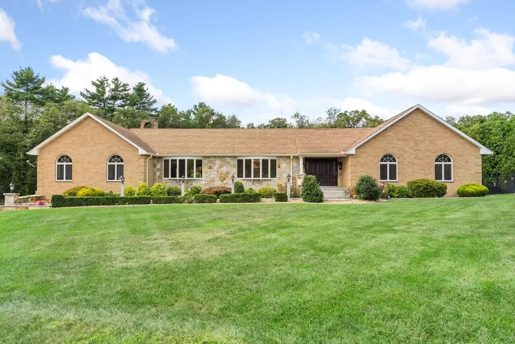 Mendon, MA 01756,3 Esty Road