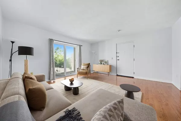 Quincy, MA 02169,808 Willard St #F11