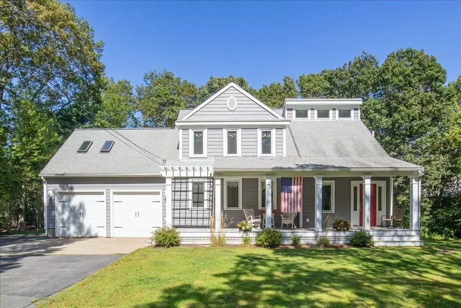 7 Beach St, Foxboro, MA 02035