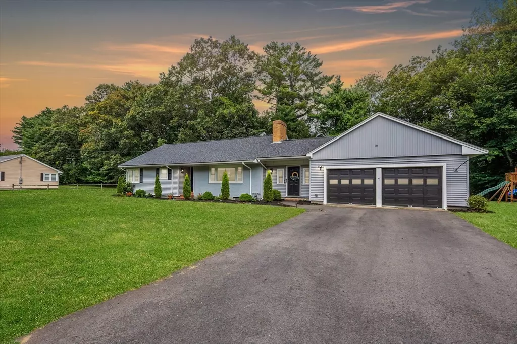 Topsfield, MA 01983,10 Walker Rd
