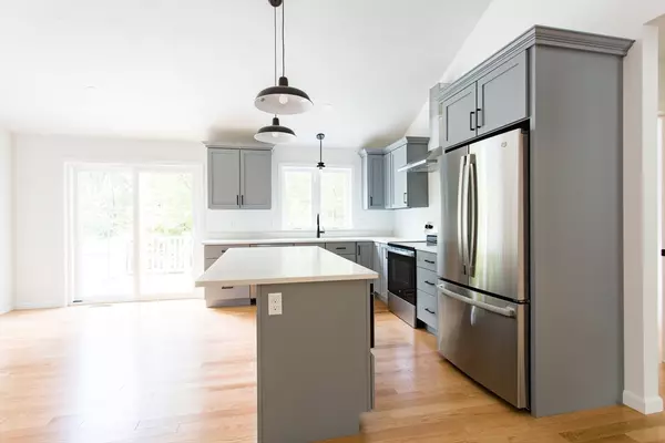 Warren, MA 01083,455 Cronin Rd