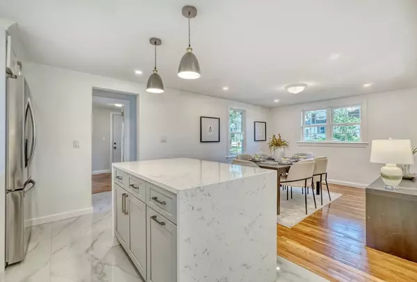 Melrose, MA 02176,26 Magnolia Rd