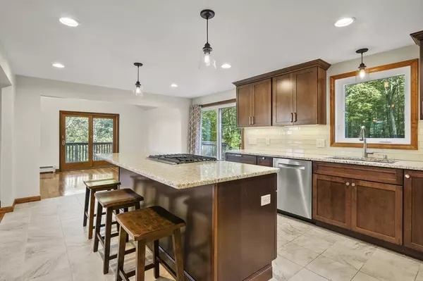 Webster, MA 01570,14 Longview Avenue