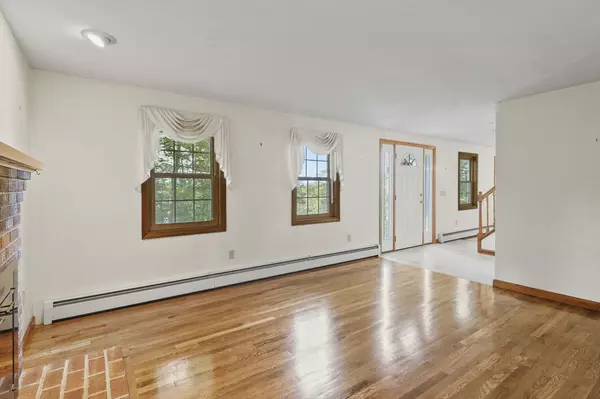 Webster, MA 01570,14 Longview Avenue