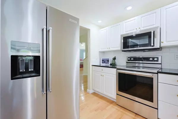 Hudson, MA 01749,1 Rotherham Way #B