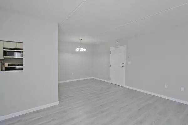Holyoke, MA 01040,34 Maple Crest Cir #D