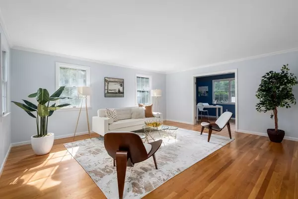 Newton, MA 02465,7 Arapahoe Rd