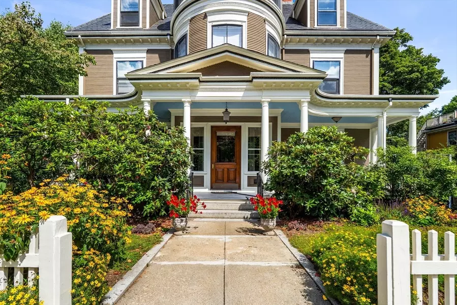 11 Revere St #6, Boston, MA 02130