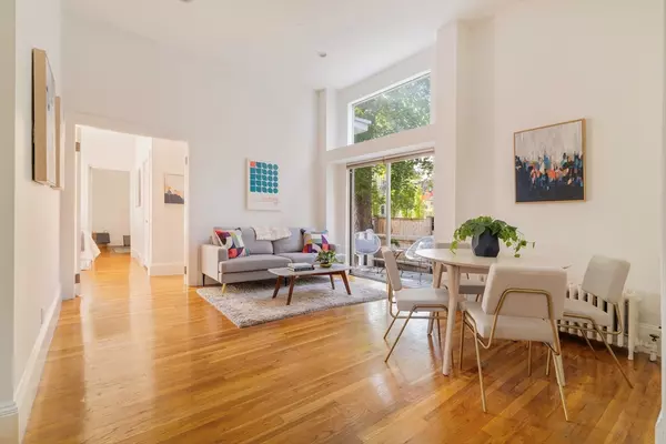 Cambridge, MA 02139,22 Bigelow Street #1C