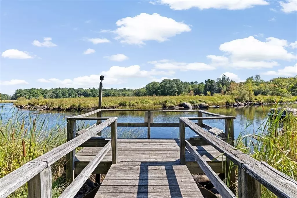 Hanover, MA 02339,28 Old Shipyard Ln