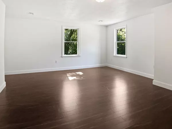 Franklin, MA 02038,484 Pleasant St