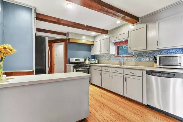 Amesbury, MA 01913,179 Elm Street