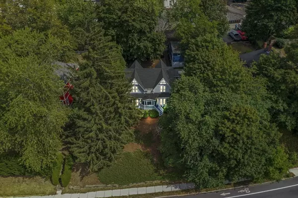 Amesbury, MA 01913,179 Elm Street