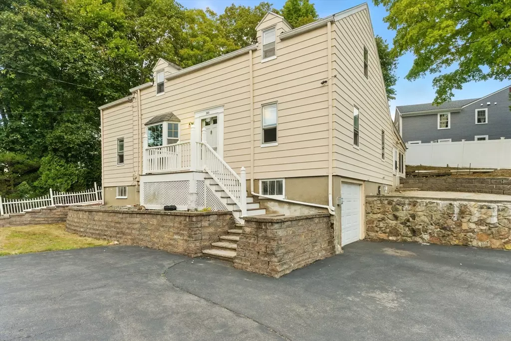 Winchester, MA 01890,380 Cross St