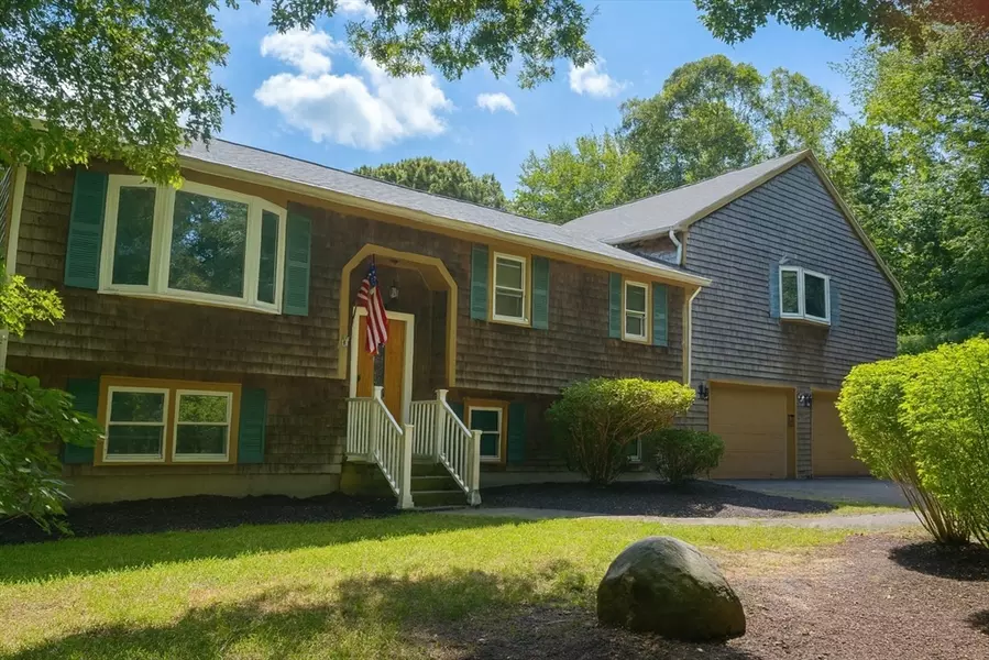 19 Orchard St, Berkley, MA 02779