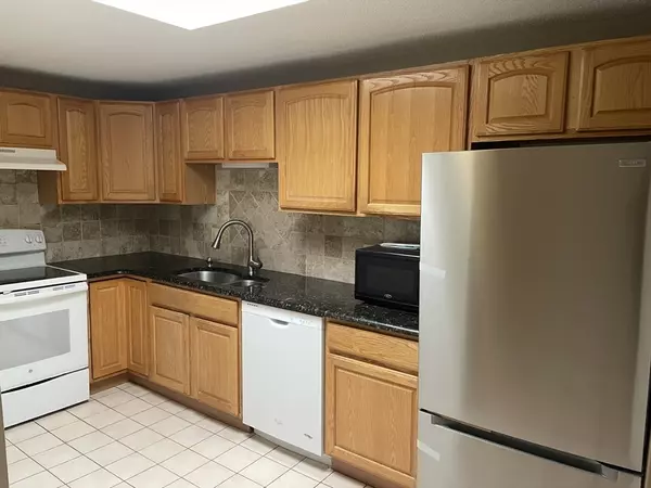 688 Boston Post Rd East #324, Marlborough, MA 01752