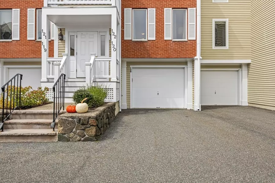 120 Abington #120, Danvers, MA 01923