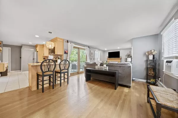 Walpole, MA 02081,782 West St #2
