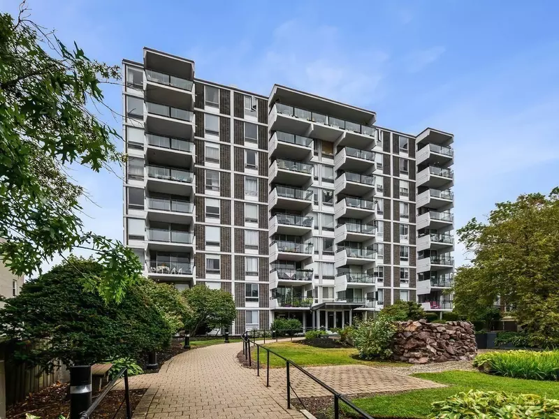 60 Babcock St #65, Brookline, MA 02446