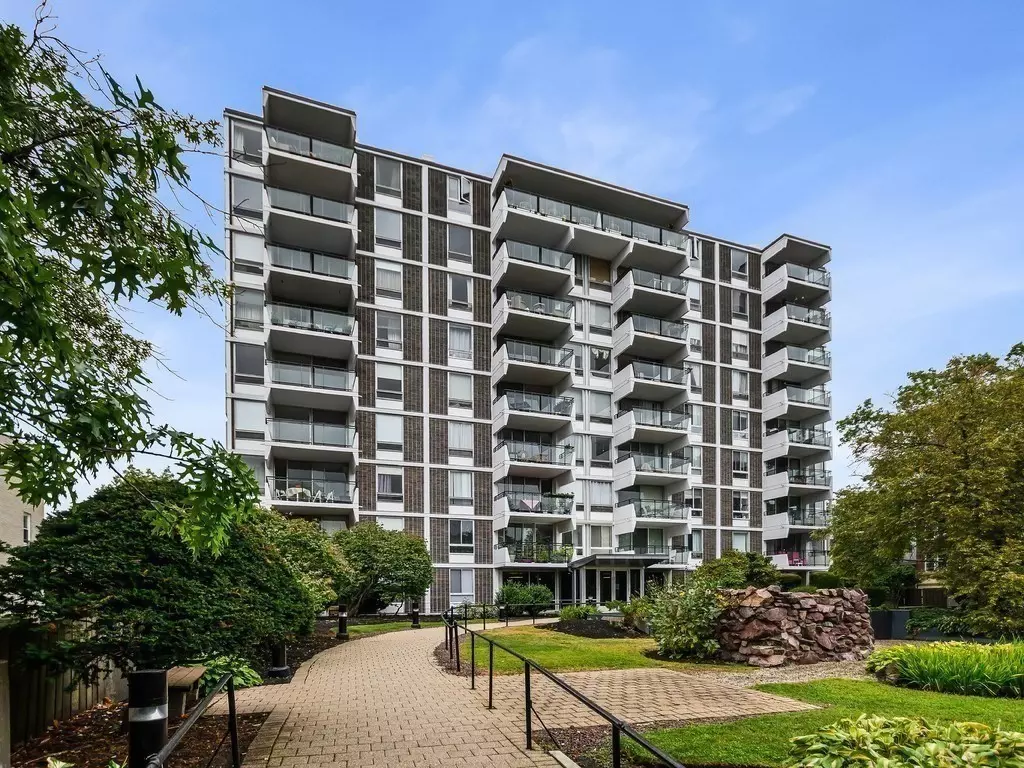 Brookline, MA 02446,60 Babcock St #65