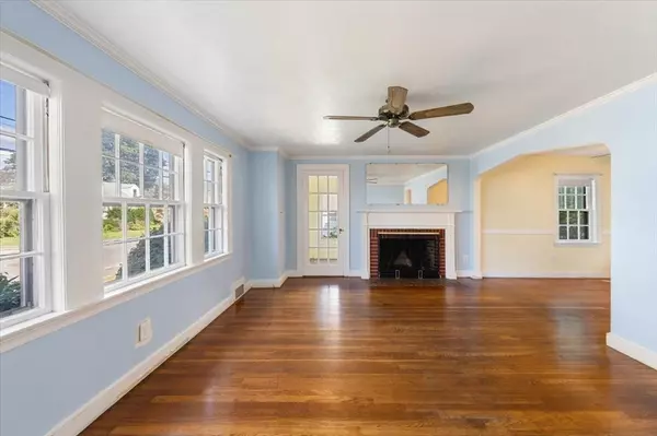 Waltham, MA 02453,34 Aberdeen Ave.