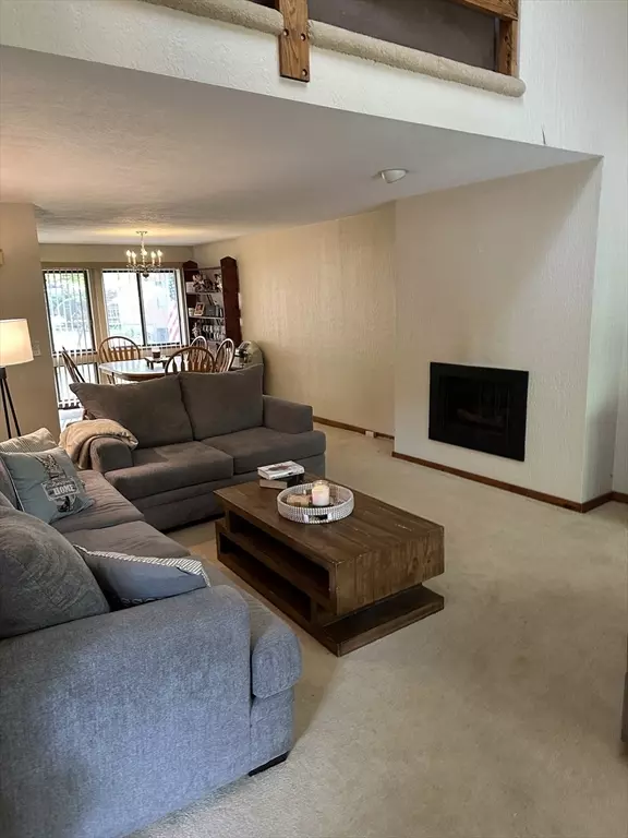 Haverhill, MA 01832,1 W Parish Ct #1