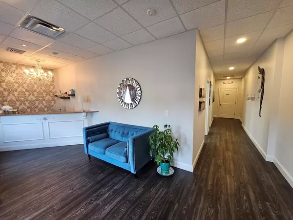 Dracut, MA 01826,1794 Bridge St #4