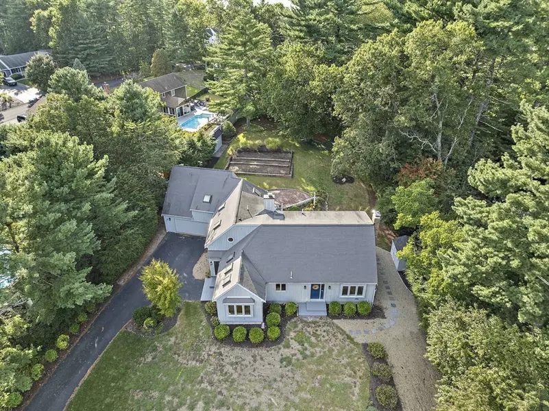 3 Howard Dr, Plymouth, MA 02360