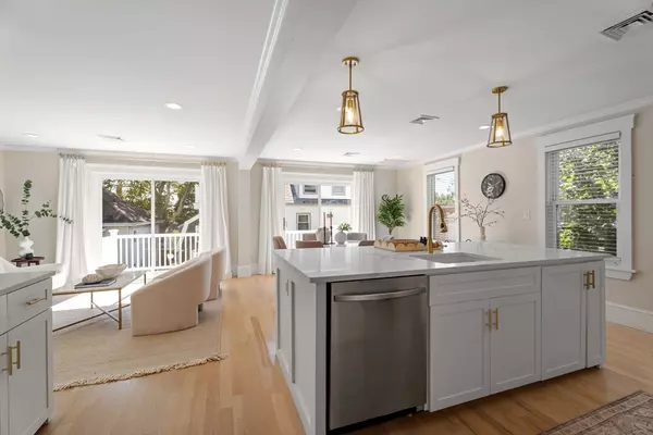 Salem, MA 01970,57 Endicott St #2