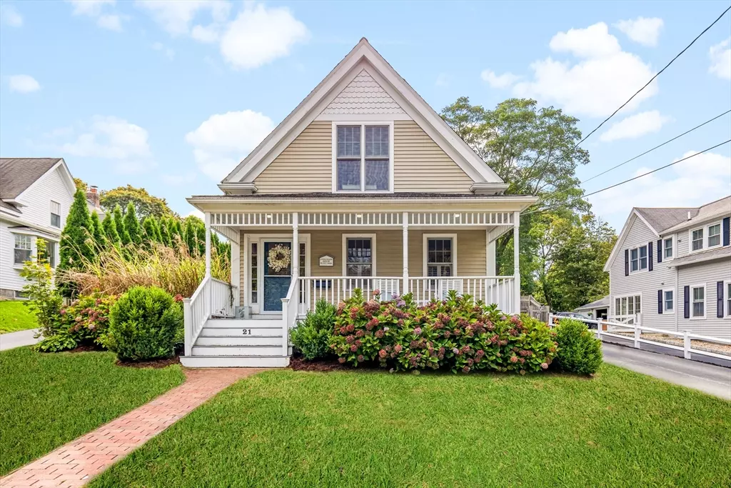 Hingham, MA 02043,21 Hersey St