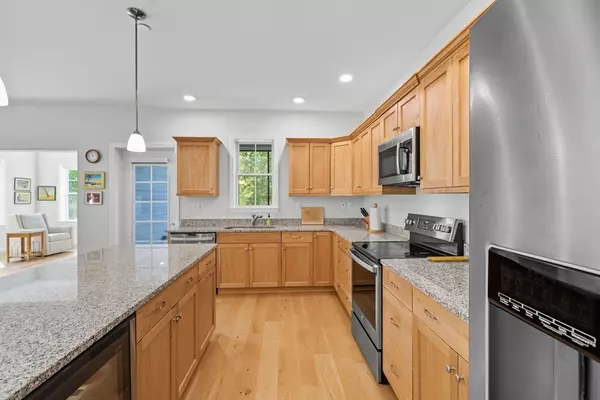 Canton, MA 02021,60 Coppersmith Way #208
