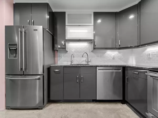 Lowell, MA 01852,172 Middle St #304