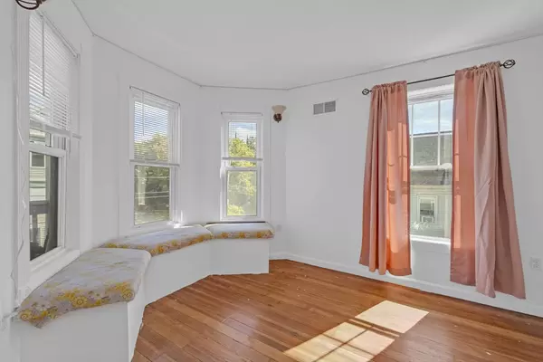 Webster, MA 01570,29 Goddard St