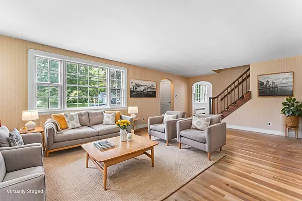 Natick, MA 01760,233 Speen St